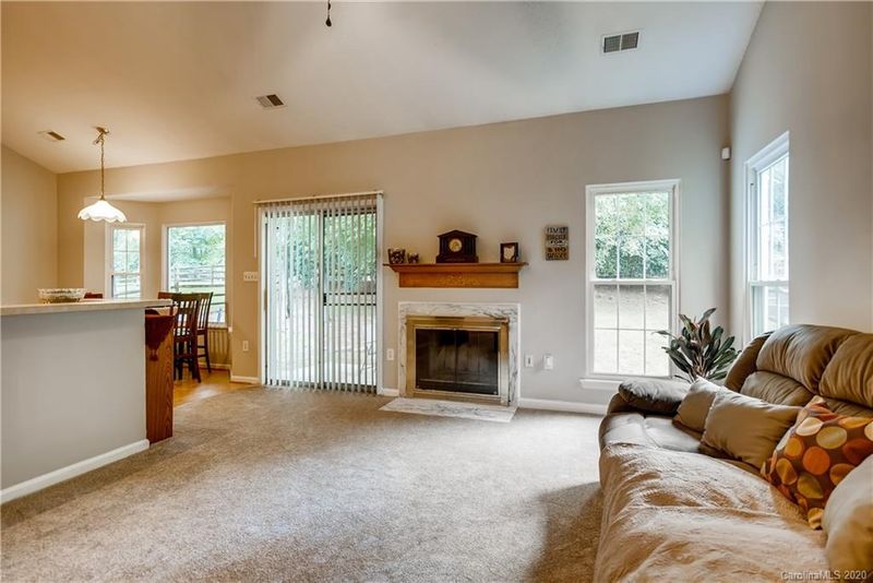 7306 Maitland Ln, Charlotte, NC 28215