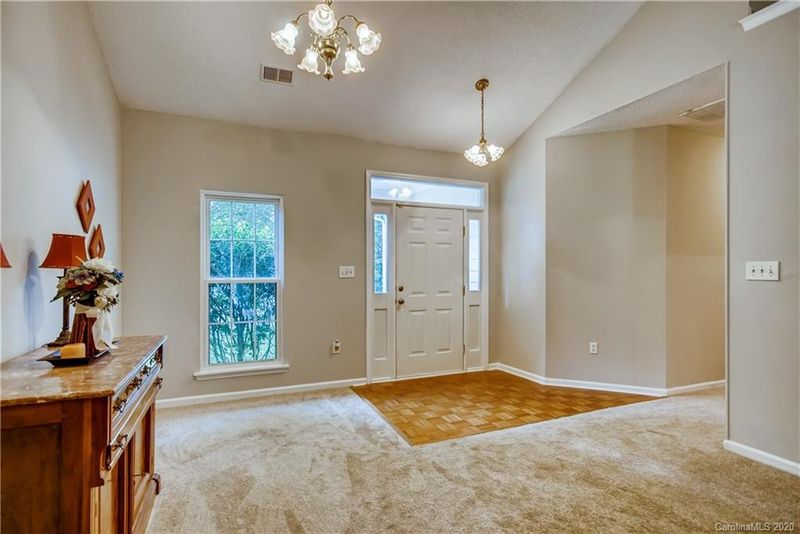 7306 Maitland Ln, Charlotte, NC 28215