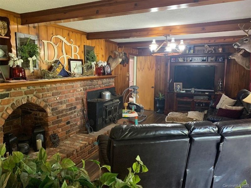 1102 Klutz St, Maiden, NC 28658