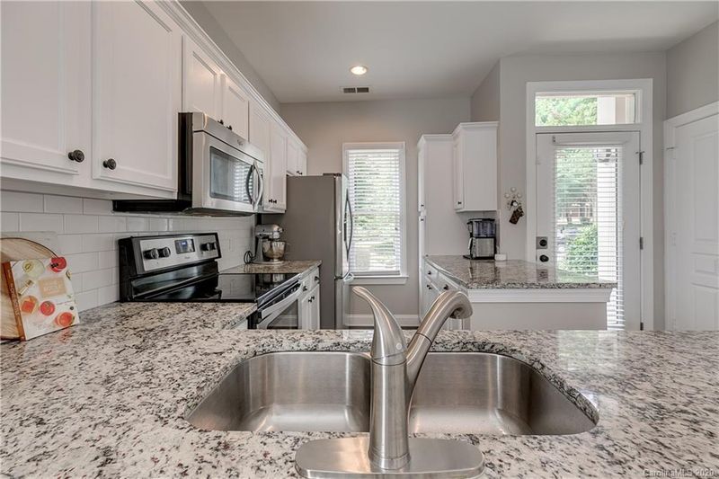 1005 Park West Dr, Charlotte, NC 28209