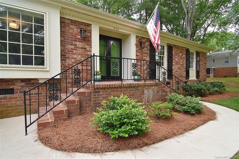 3720 Ashton Dr, Charlotte, NC 28210