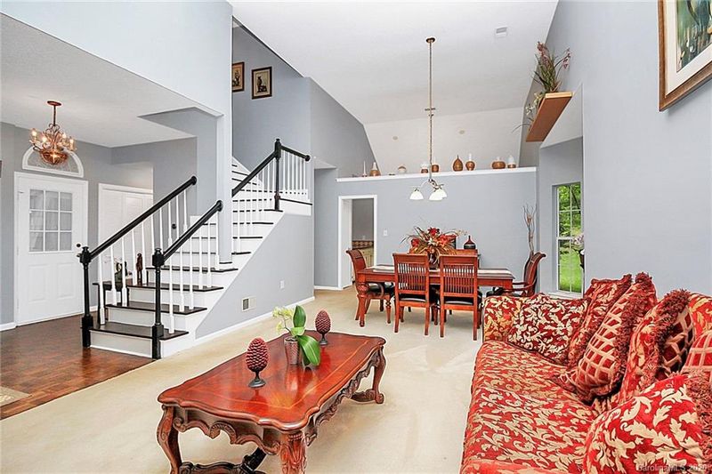 9215 Myrtle Garden Ct, Matthews, NC 28105