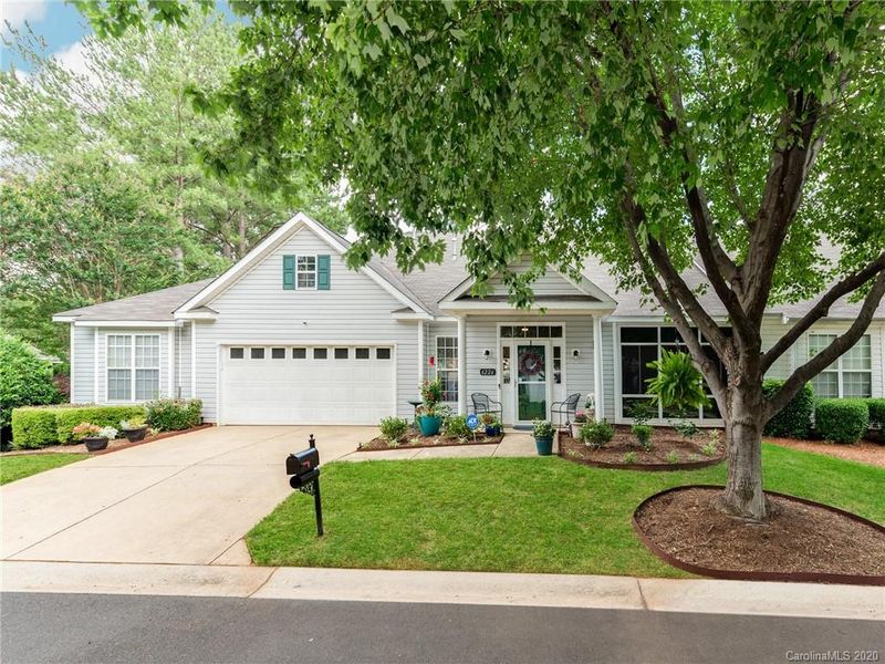 6226 Half Dome Dr, Charlotte, NC 28269