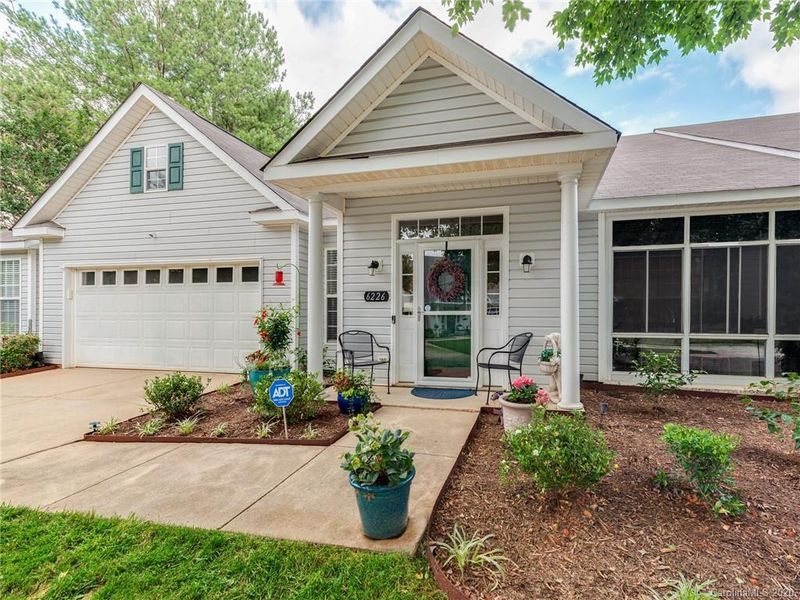 6226 Half Dome Dr, Charlotte, NC 28269