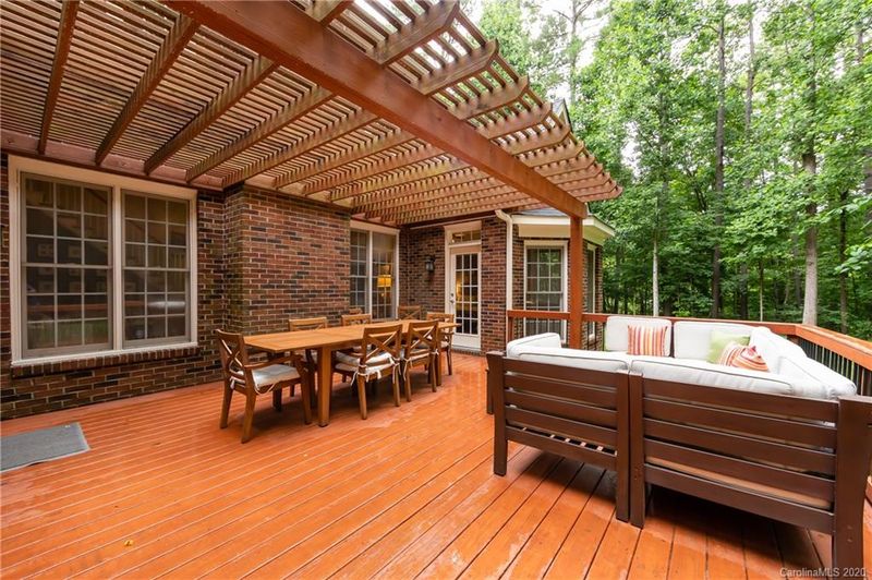 12450 Preservation Pointe Dr, Charlotte, NC 28216