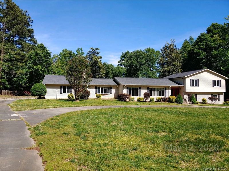 409 E Gleneagles Rd, Statesville, NC 28625
