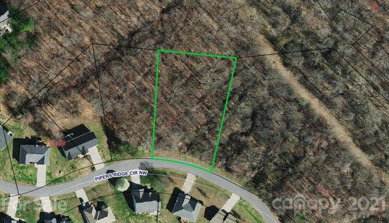 1744 Pipers Ridge Cir NW, Conover, NC 28613