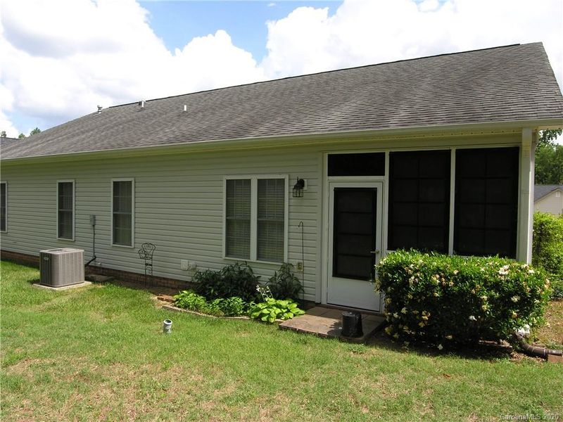 627 Marigold Dr, Kannapolis, NC 28083