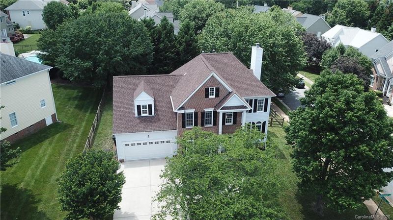 6647 Hawksnest Dr, Charlotte, NC 28269