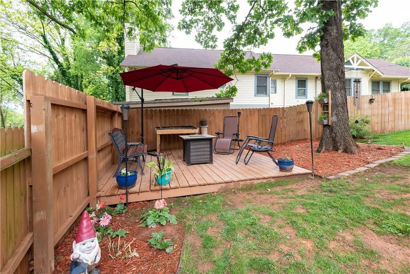 202 3rd Ave SE, Hickory, NC 28602