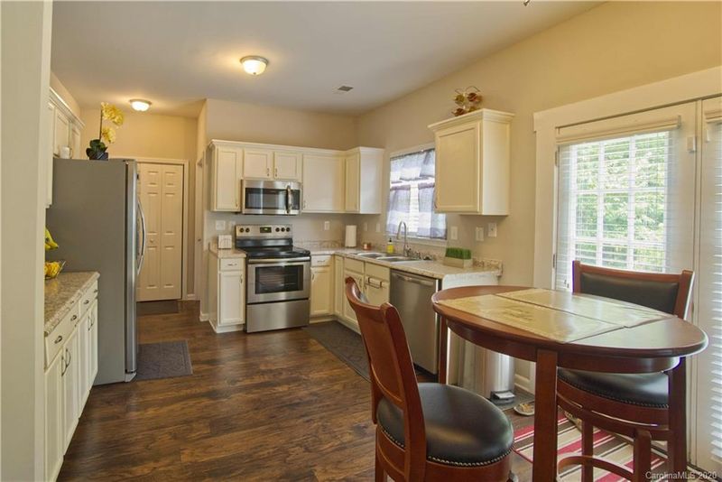 600 Pawley Dr, Charlotte, NC 28214
