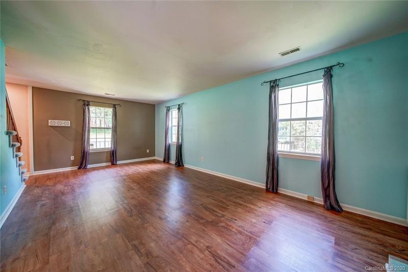 2212 Killarney Pl, Charlotte, NC 28262