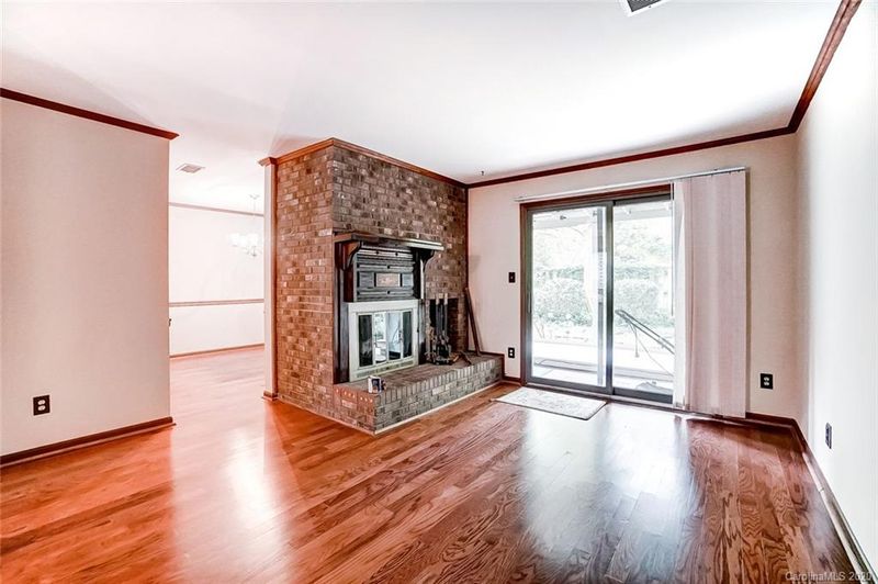 3711 Willow Point Dr, Charlotte, NC 28277