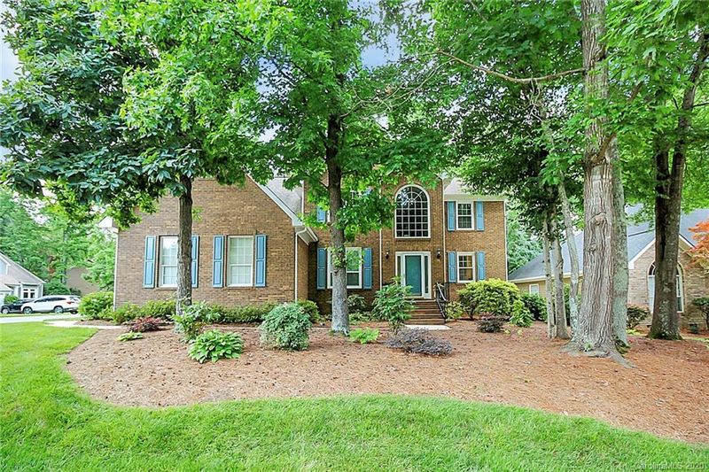 9201 Ivy Brook Ct, Charlotte, NC 28269