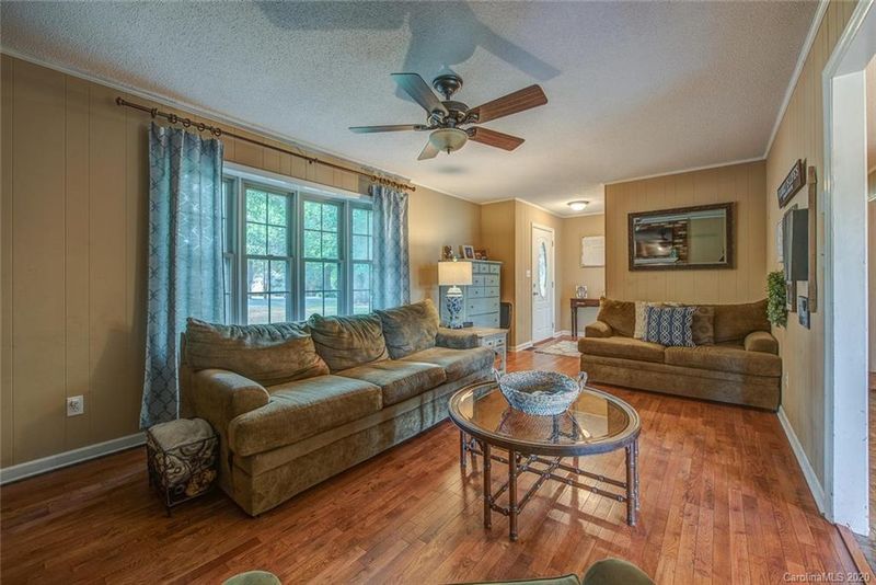 1009 Jonathan Dr, Bessemer City, NC 28016