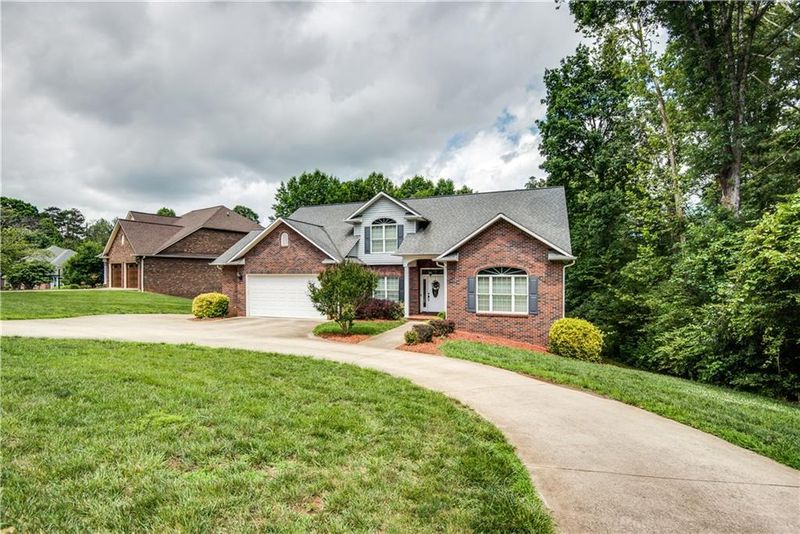 501 4th Ave NE, Conover, NC 28613