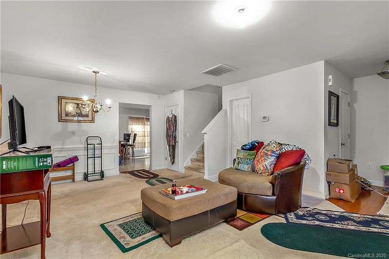 2425 Reid Oaks Dr, Charlotte, NC 28208