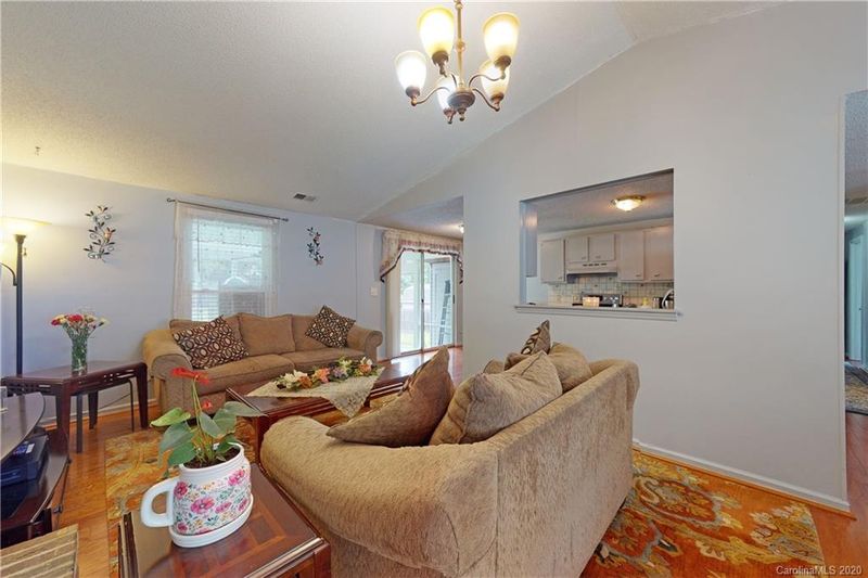 3217 Old House Cir, Matthews, NC 28105
