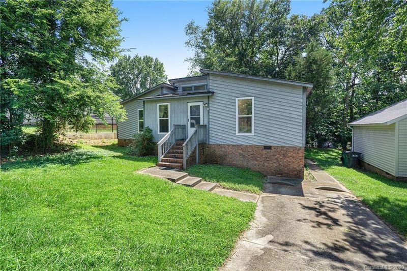 3735 Ashley Hall Dr, Charlotte, NC 28227