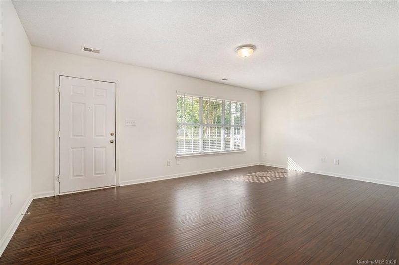 7724 Petrea Ln, Charlotte, NC 28227
