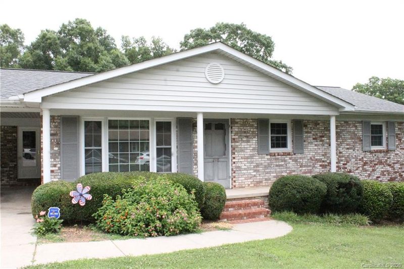218 Briarcliff Dr, Kannapolis, NC 28081