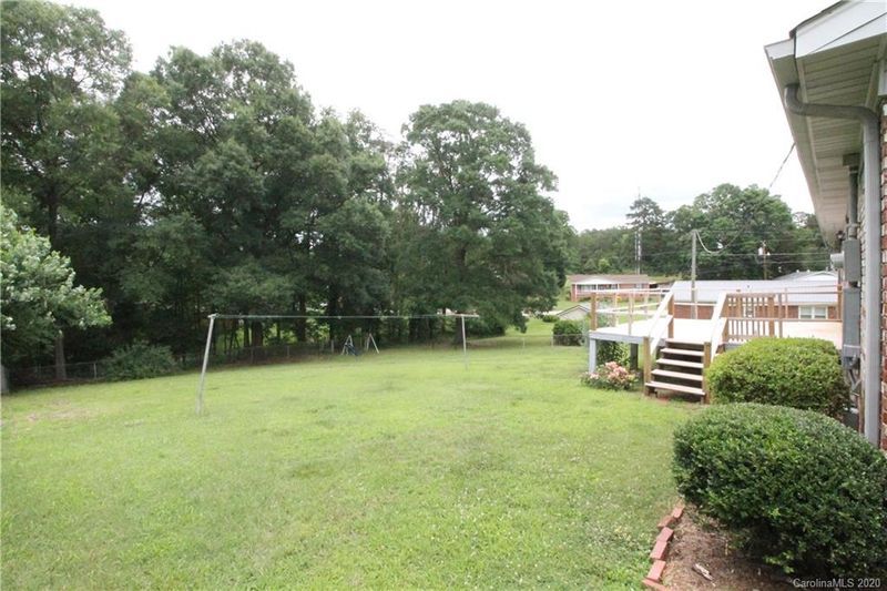 218 Briarcliff Dr, Kannapolis, NC 28081