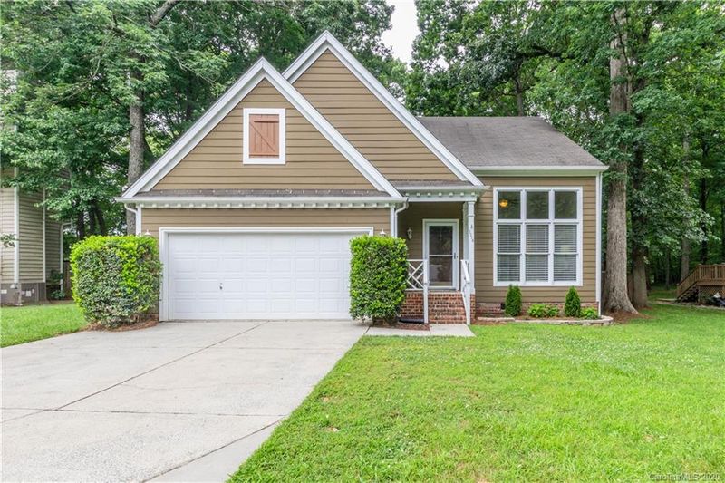 2216 Annecy Dr, Matthews, NC 28105