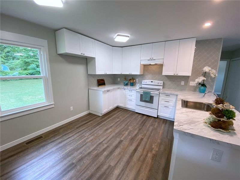3923 South Fork Ct, Claremont, NC 28610