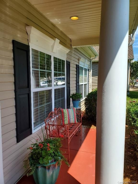 10439 Tintinhull Dr, Fort Mill, SC 29707