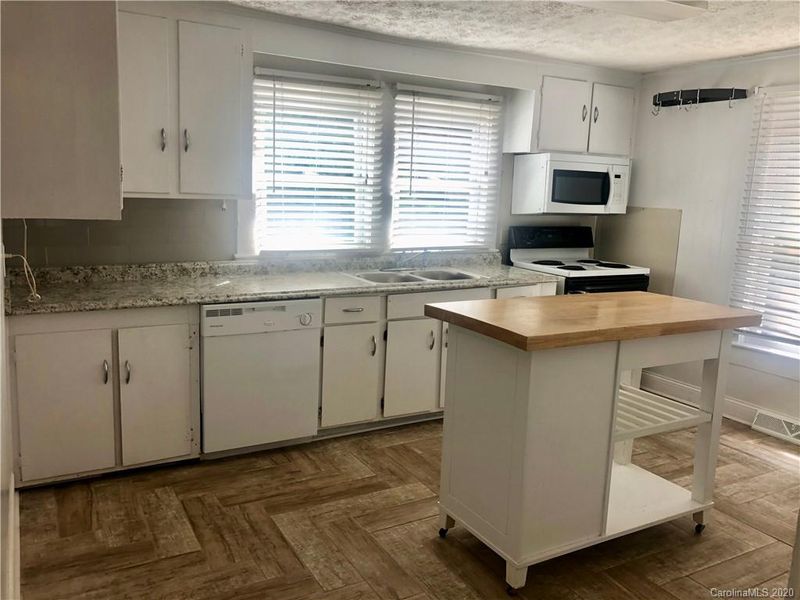 166 Brookwood Ave, Concord, NC 28025