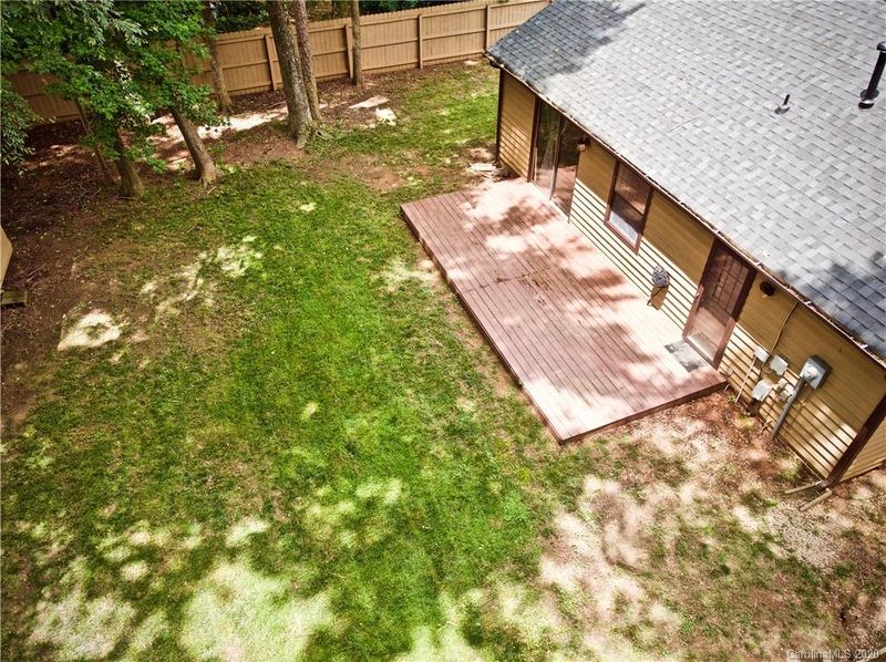 5206 Walnut Grove Ln, Charlotte, NC 28227