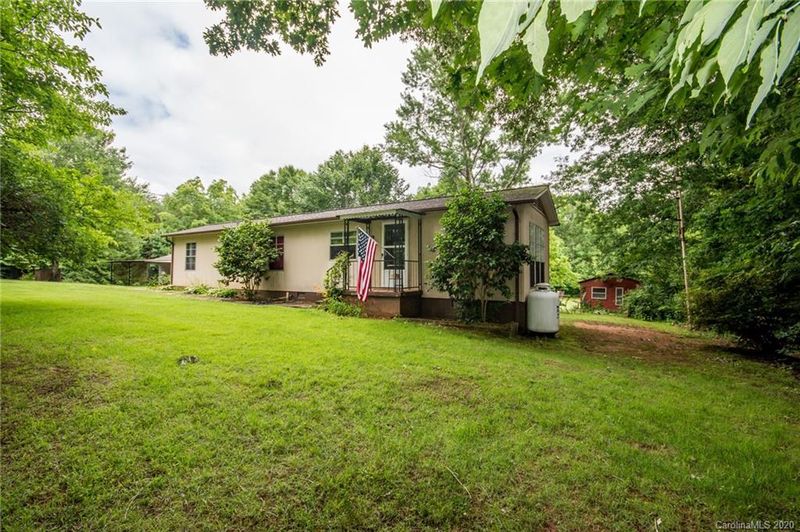 135 Tangle Ln, Statesville, NC 28677