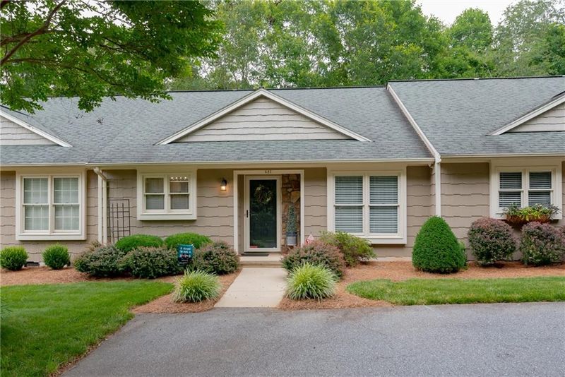 427 19th Avenue Ct NE, Hickory, NC 28601