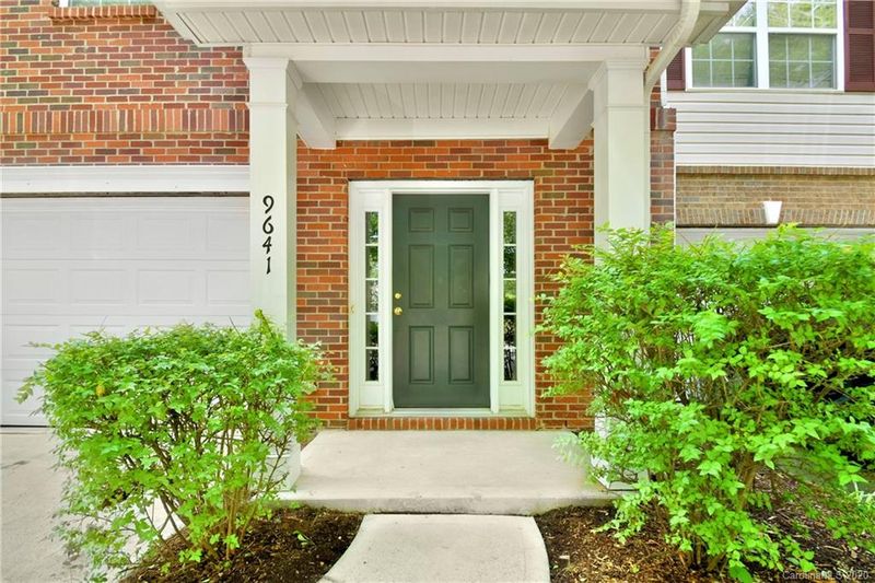 9641 Walkers Glen Dr, Concord, NC 28027