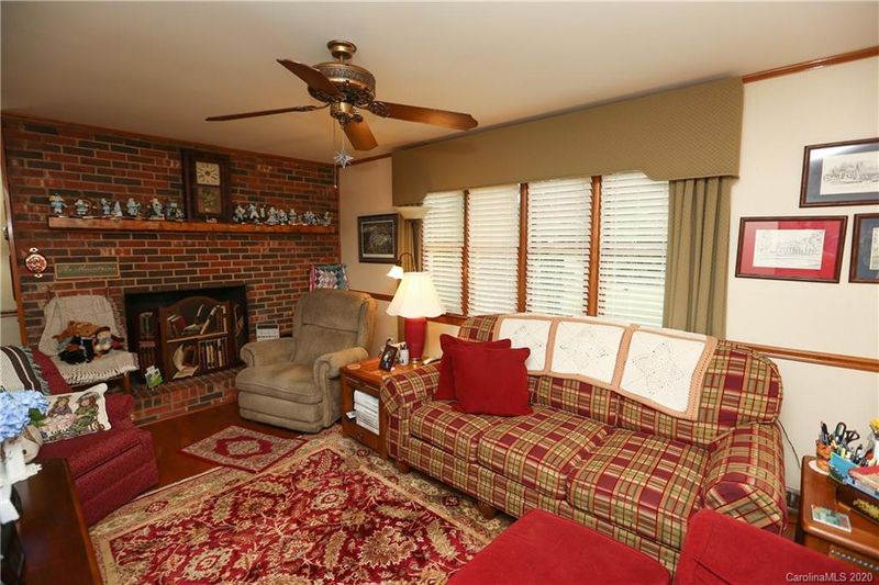 144 Crescent St, Kannapolis, NC 28081