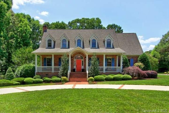 201 Colony Dr, Mooresville, NC 28115