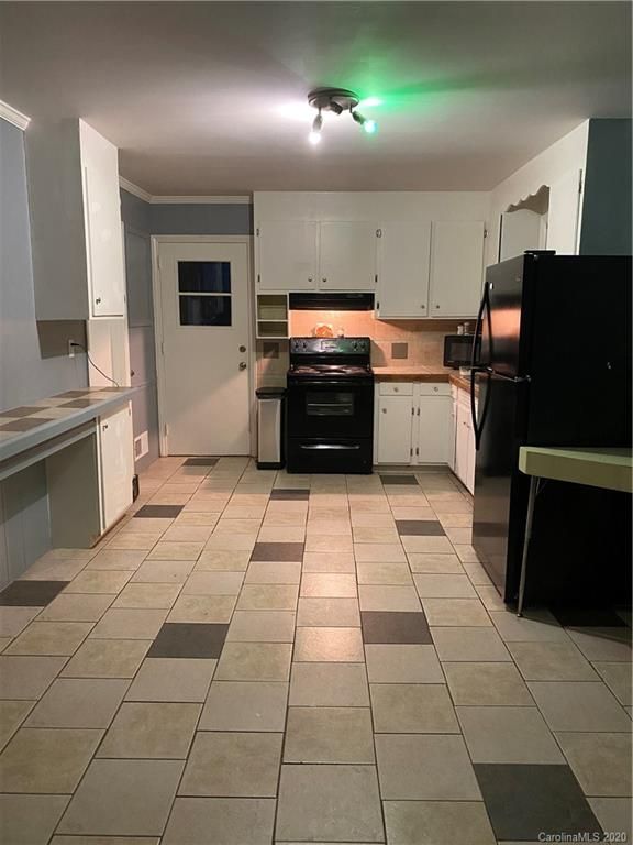 3609 Sudbury Rd, Charlotte, NC 28205