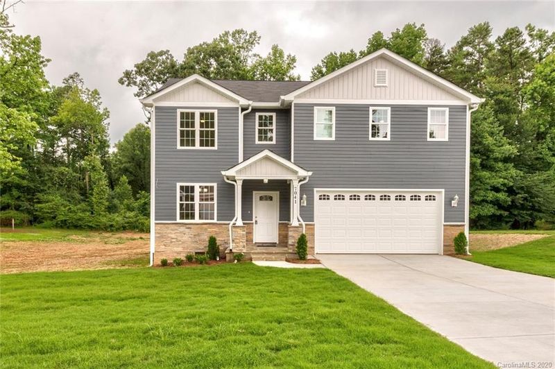 7041 Reeves St, Charlotte, NC 28269