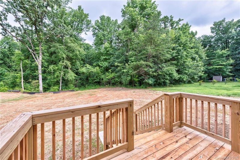 7041 Reeves St, Charlotte, NC 28269