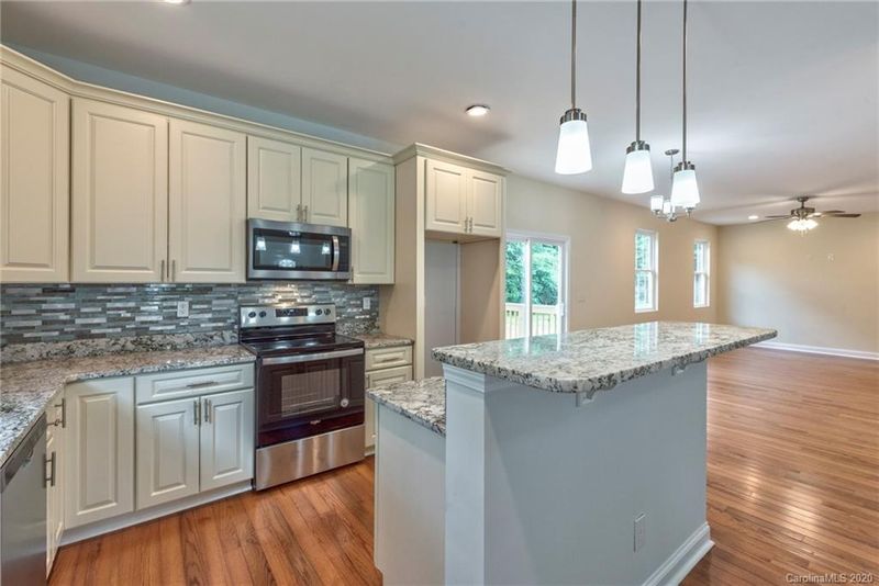 7041 Reeves St, Charlotte, NC 28269