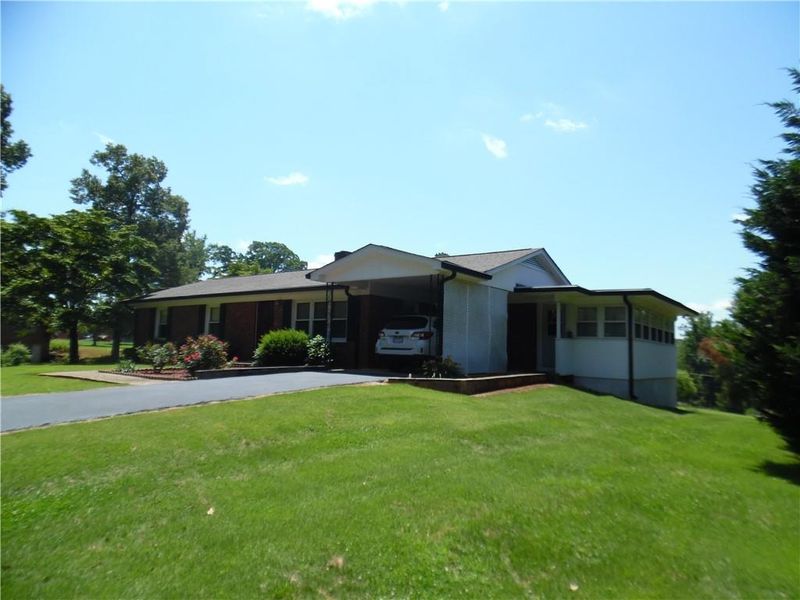 2667 Crest Dr, Newton, NC 28658