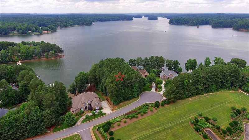 2095 Northview Harbour Dr, Sherrills Ford, NC 28673