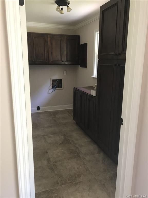 1242 Huckleberry Dr, Lincolnton, NC 28092