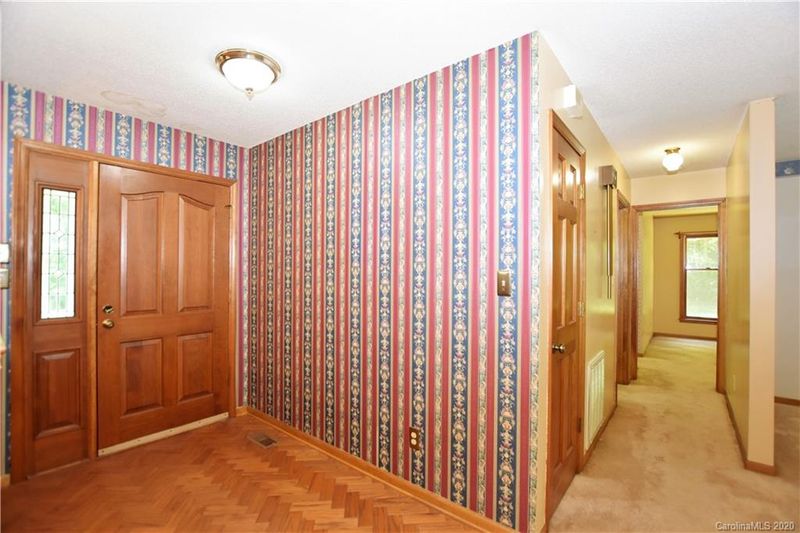 102 Cherokee Trl, Mount Holly, NC 28120