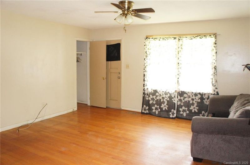 4431 Ginger Dr, Gastonia, NC 28056