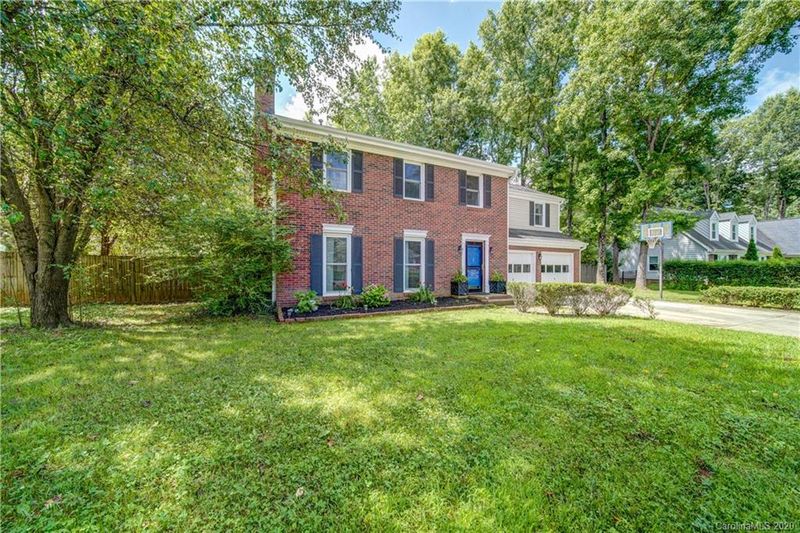 13622 Strathaven Dr, Matthews, NC 28105