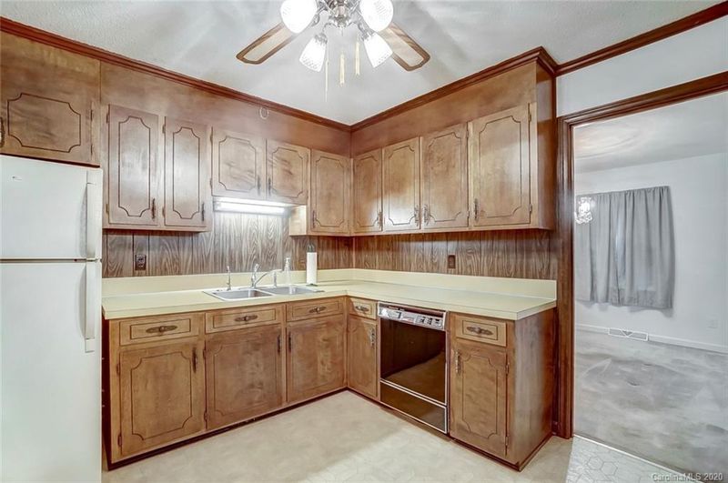 8720 Live Oak Dr, Mint Hill, NC 28227