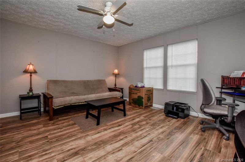 370 Westen Acres Dr, Kannapolis, NC 28081