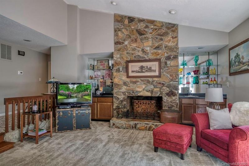 7933 Serendipity Ln, Charlotte, NC 28277