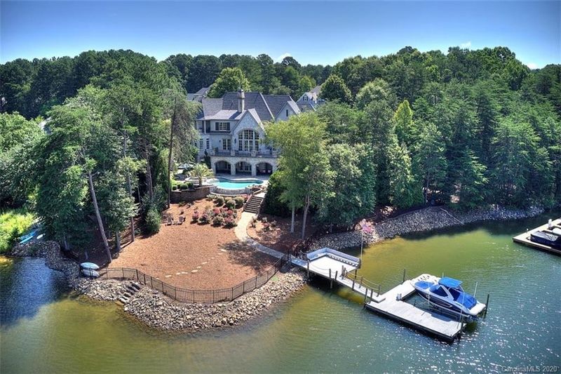 202 Brownstone Dr, Mooresville, NC 28117